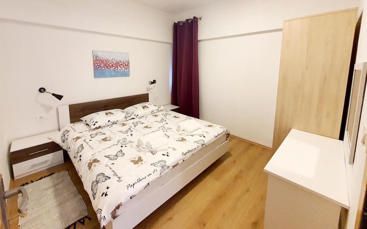 Sea Star Apartments Pjescana Uvala Luaran gambar