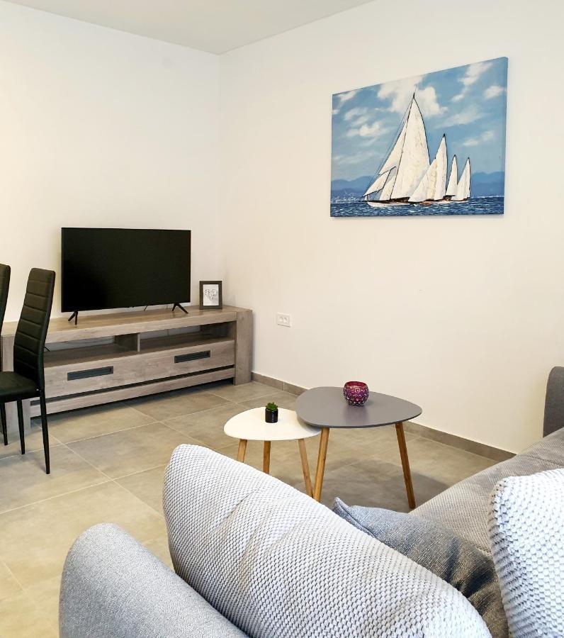 Sea Star Apartments Pjescana Uvala Luaran gambar